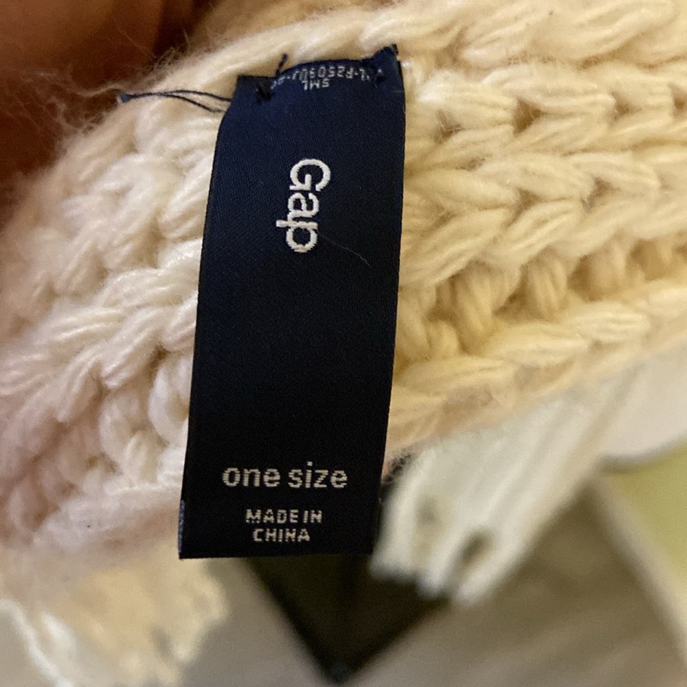 Gap Cream Scarf - Picture 2 of 4